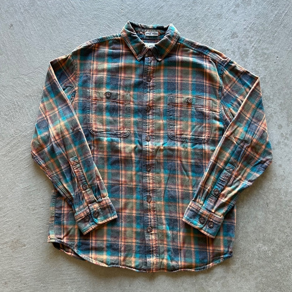 Duluth Trading Co Untucked Shirt Size Medium Green Flannel Relaxed Fit Button Up